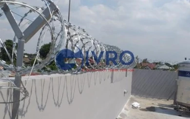 BESI SIKU UNTUK TIANG Y RAZOR WIRE