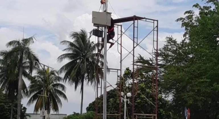 Berbagai Kegunaan & Aplikasi Utama Tiang Solar Panel